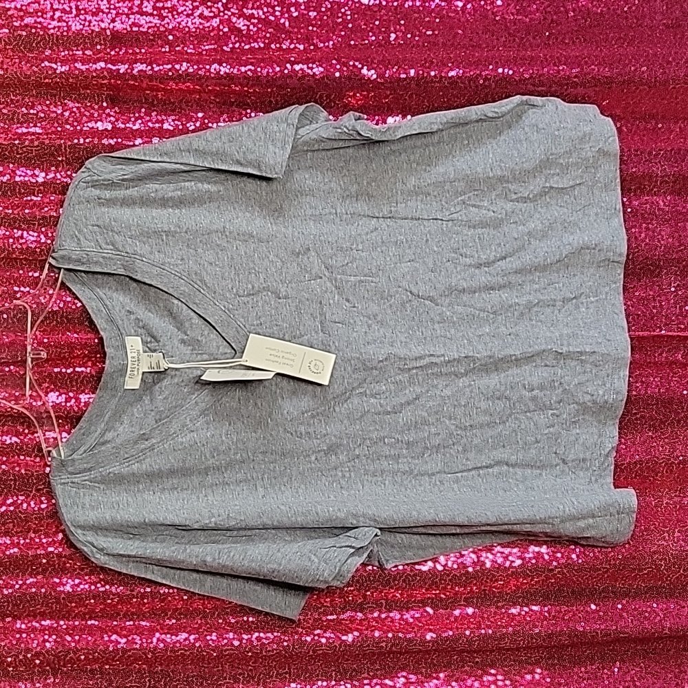 Forever 21 Tshirt